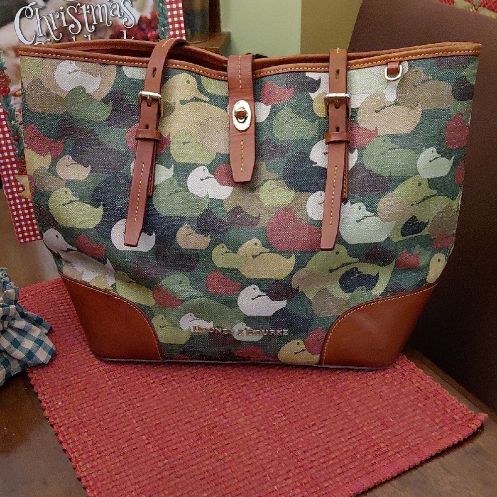 Dooney & Bourke Duck Dynasty Dover Tote